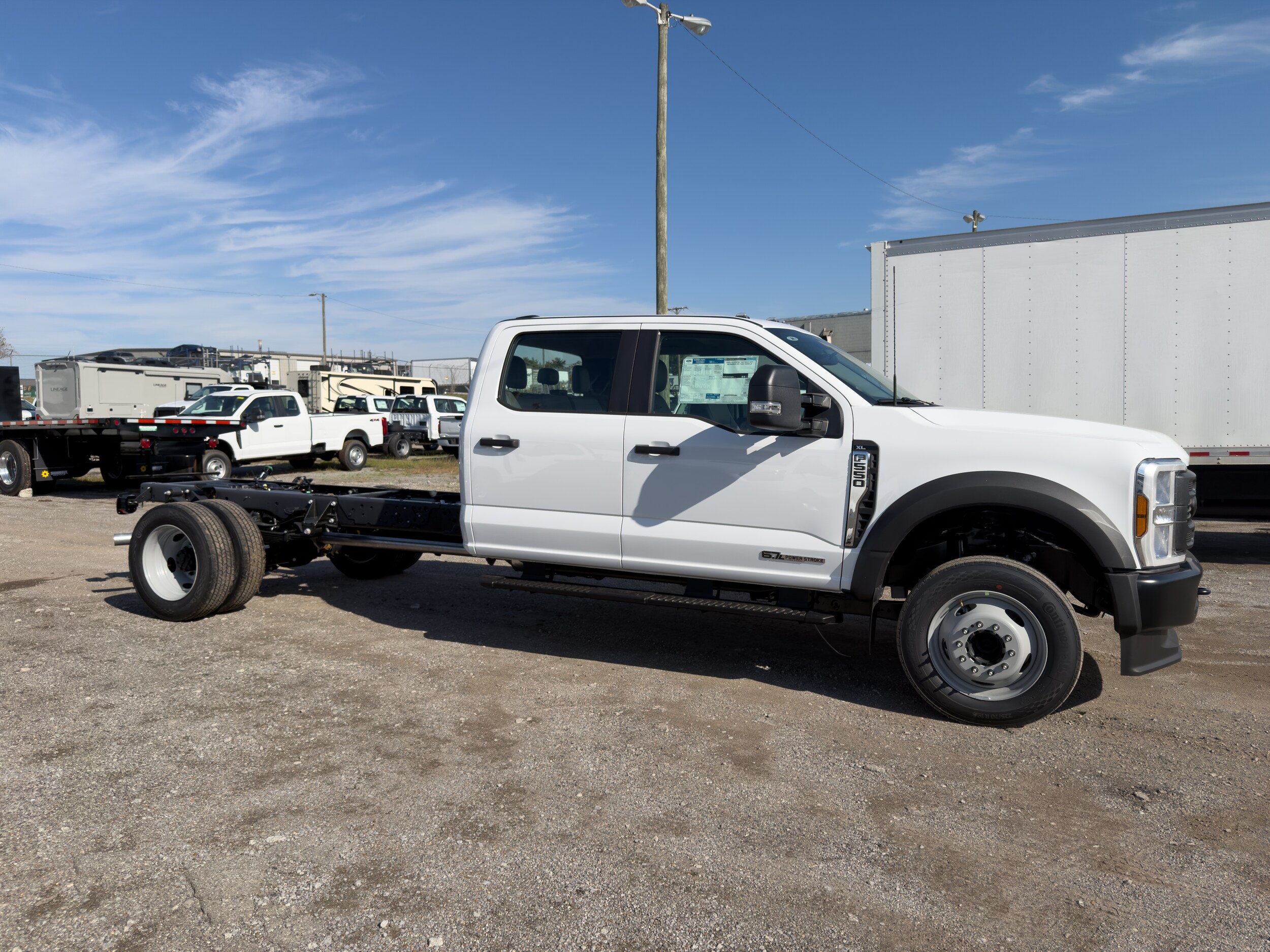 2026 Ford F-550 photo 4