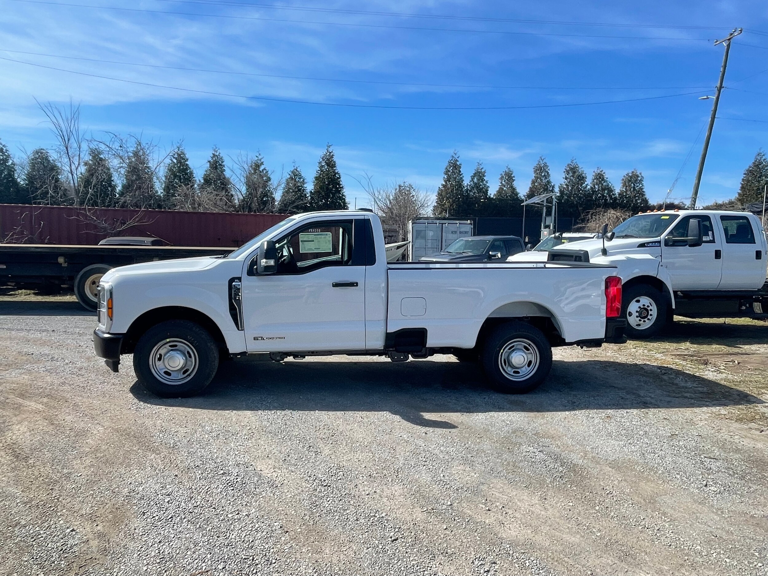 2025 Ford F-250 photo 2