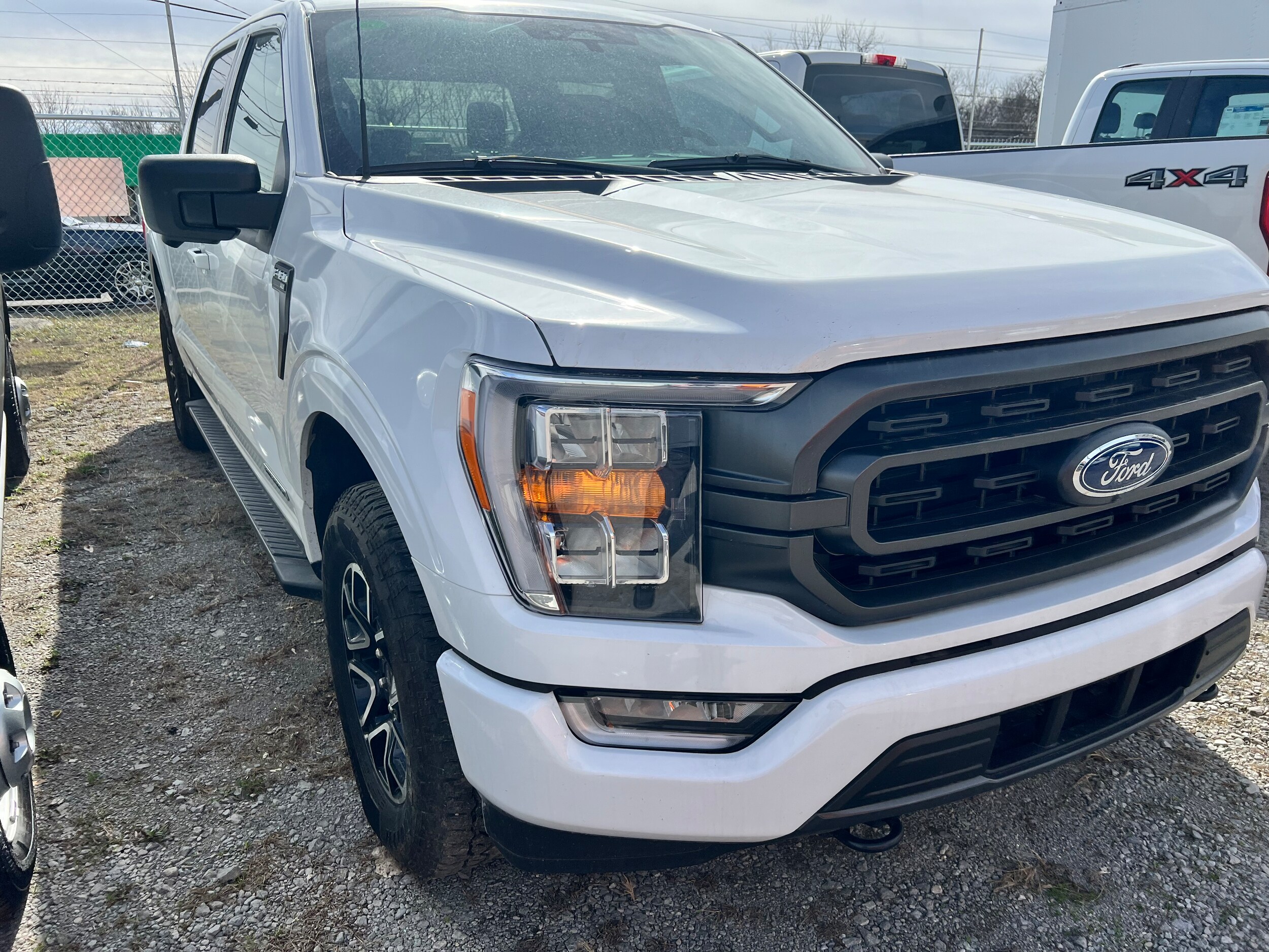 2023 Ford F-150 XLT photo 2
