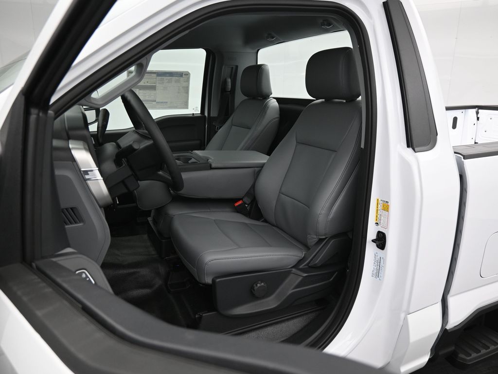 2025 Ford F-250 photo 4