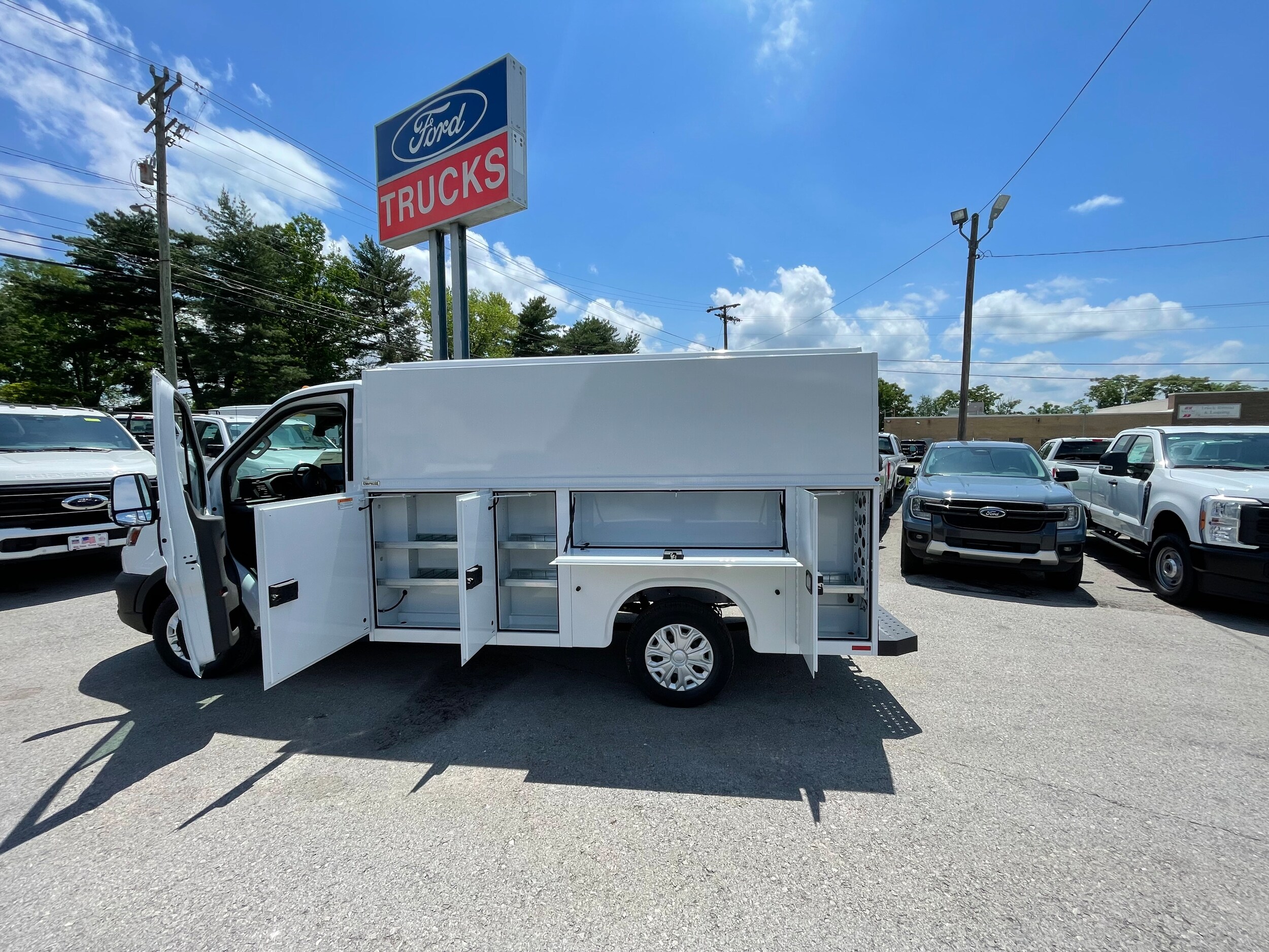 2024 Ford Transit Chassis Cutaway photo 3