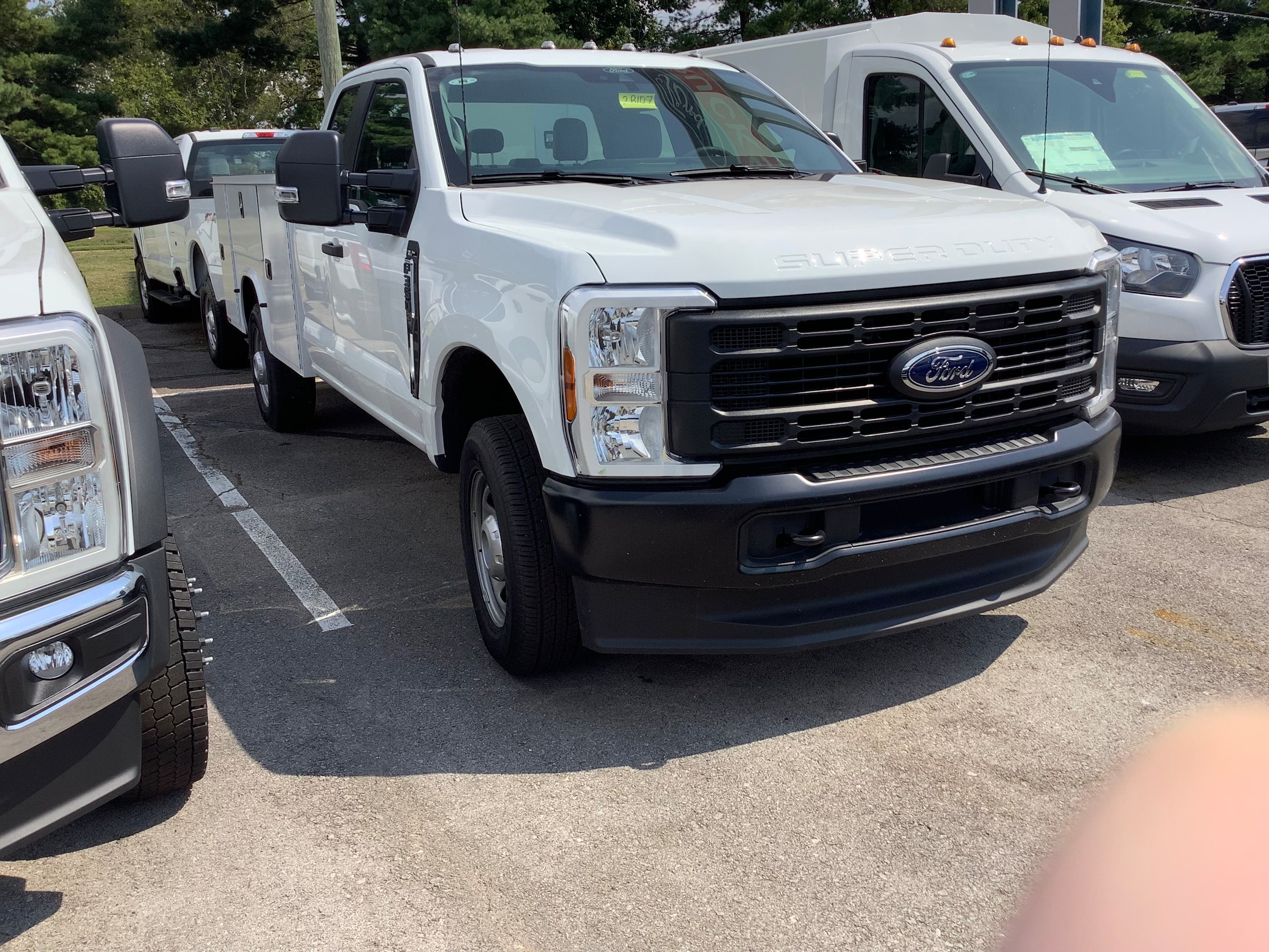 2025 Ford F-350 Super Duty Chassis Cab XL's photo