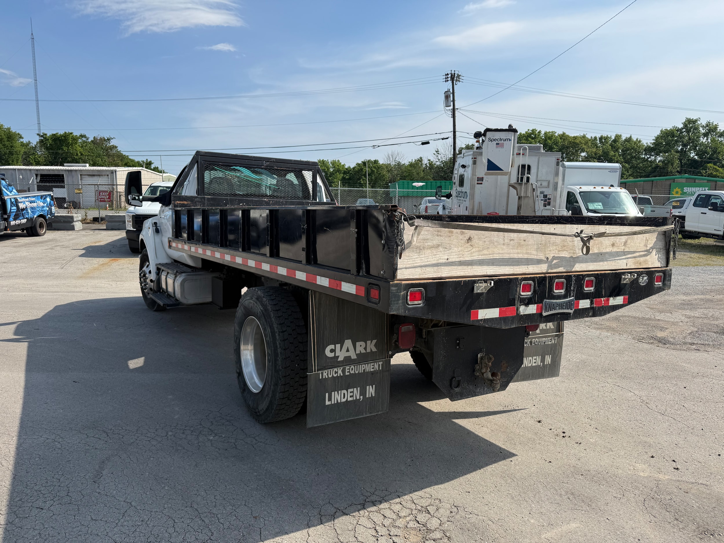 2019 Ford F-650 - Photo 7