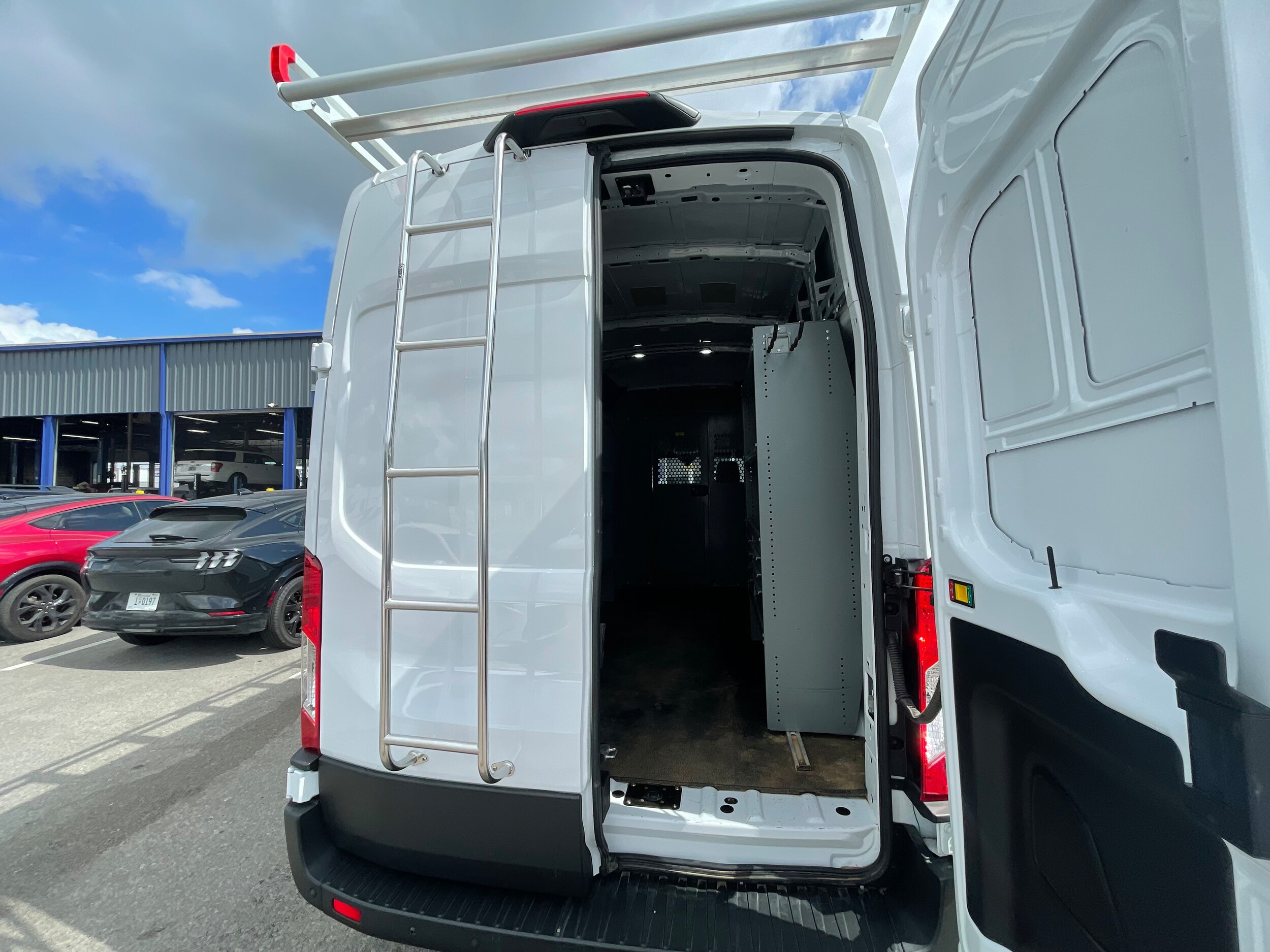 2023 Ford Transit photo 3