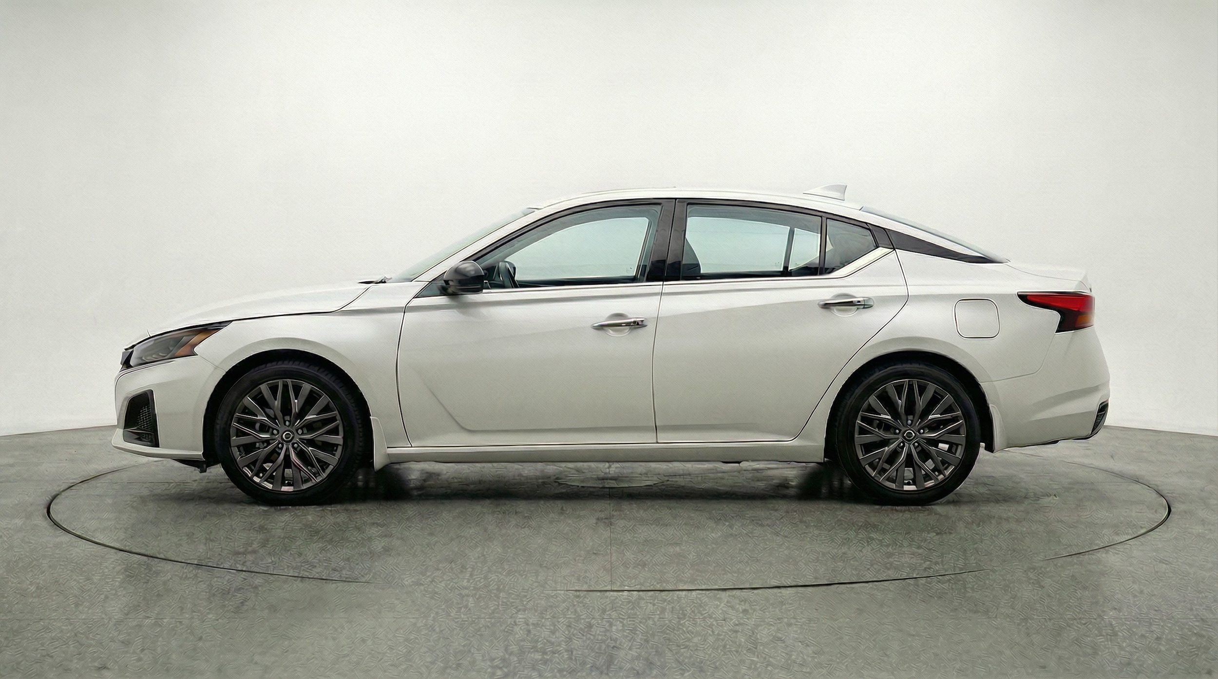 Thumbnail: 2025 Nissan Altima - 4