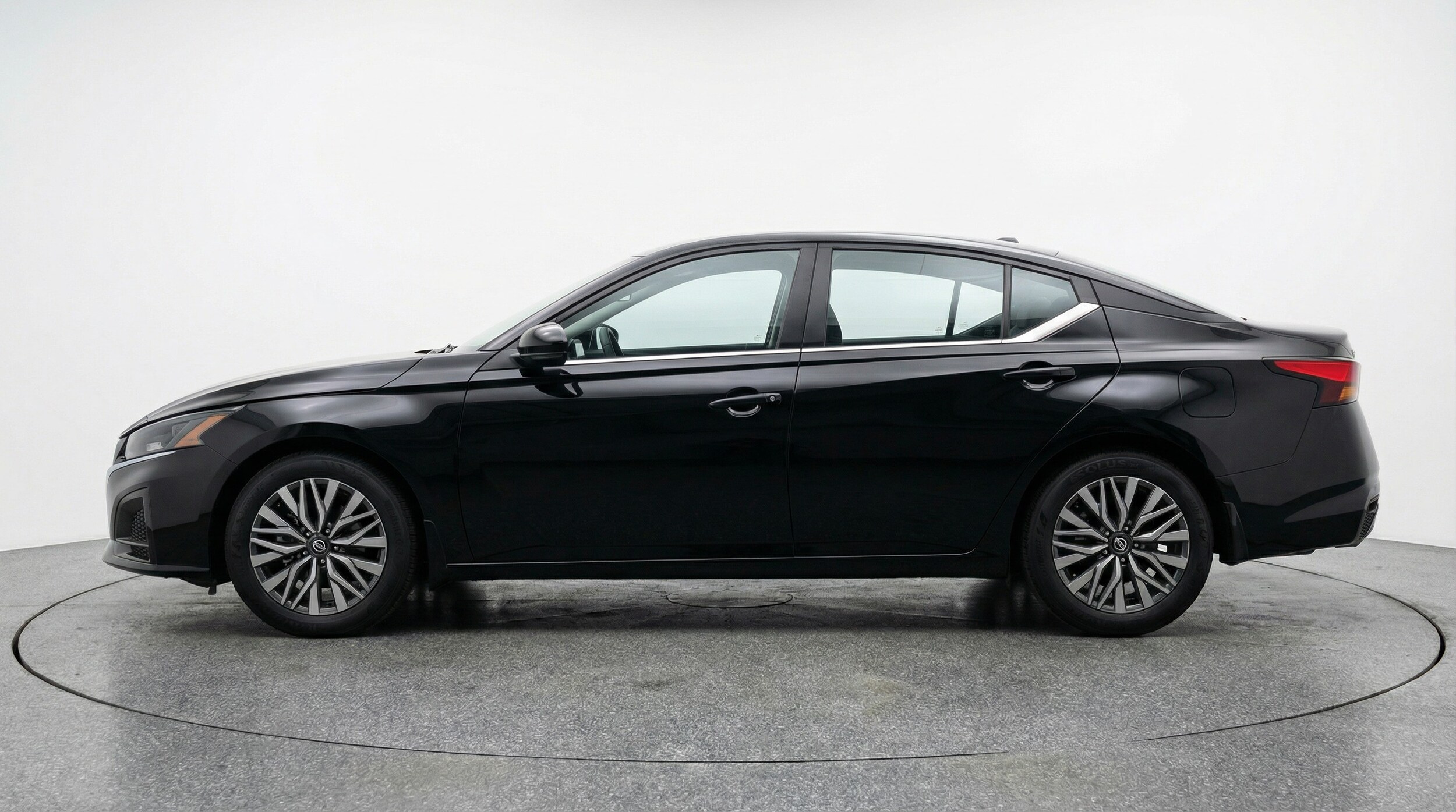 Thumbnail: 2025 Nissan Altima - 4