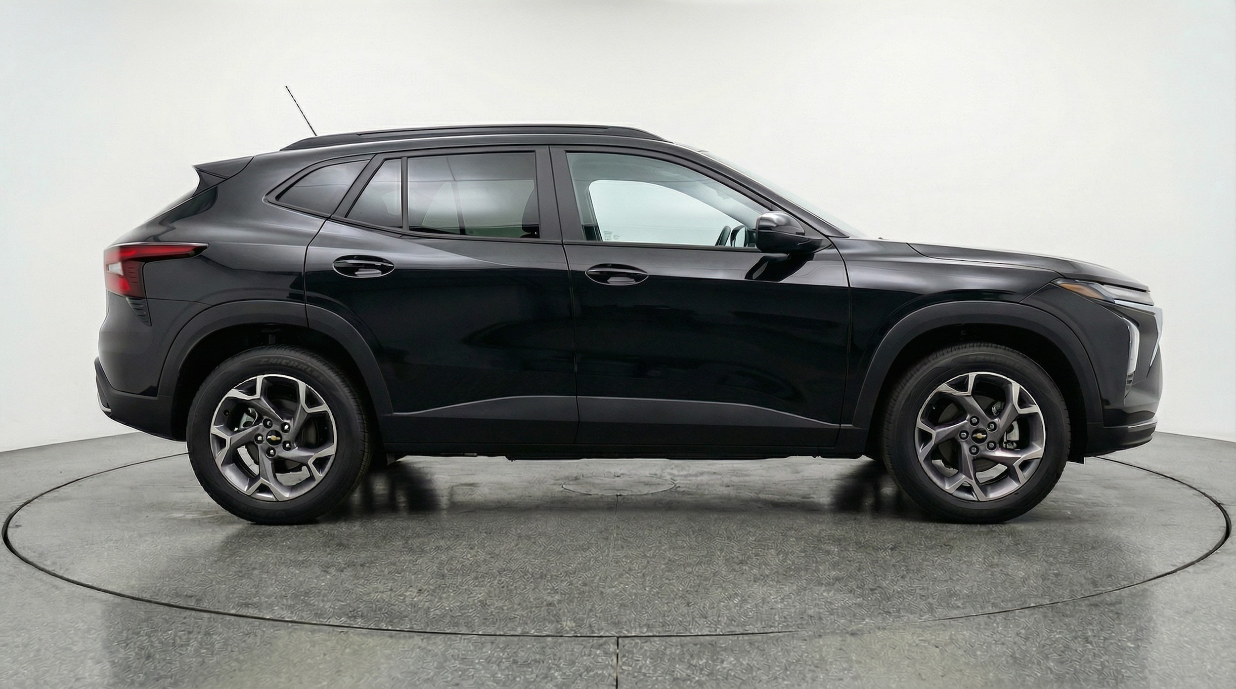 Thumbnail: 2025 Chevrolet Trax - 8