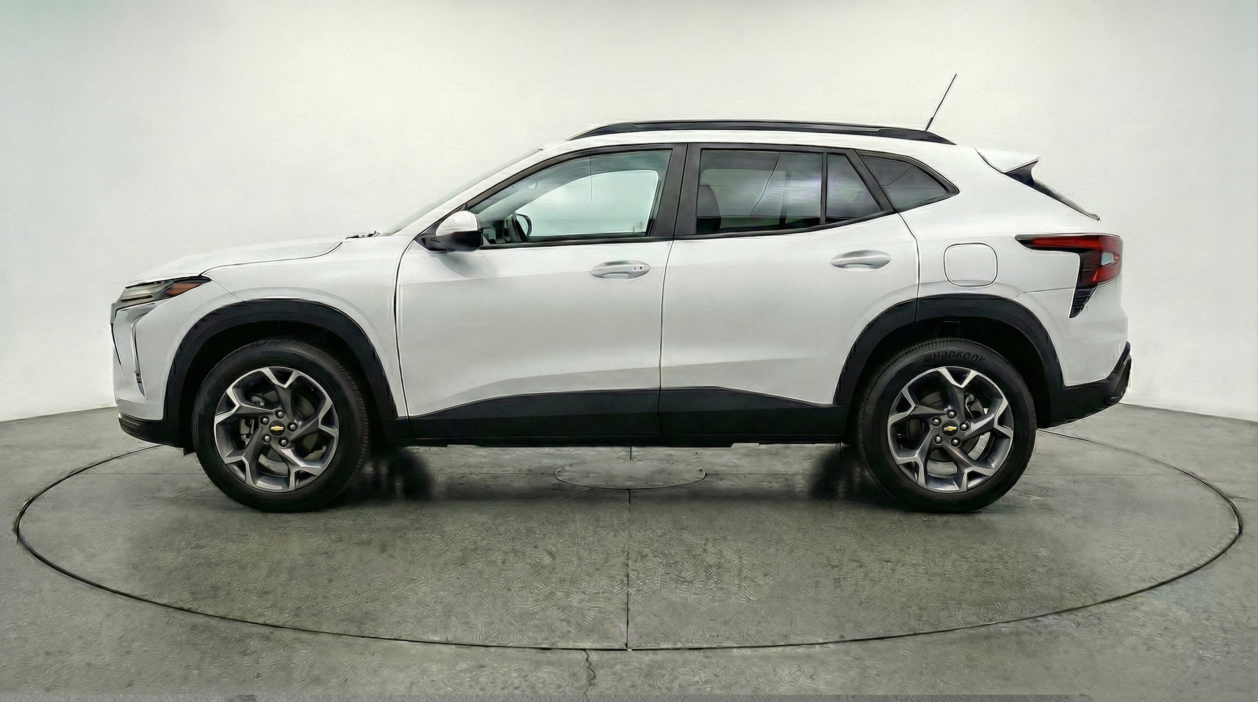 Thumbnail: 2025 Chevrolet Trax - 4