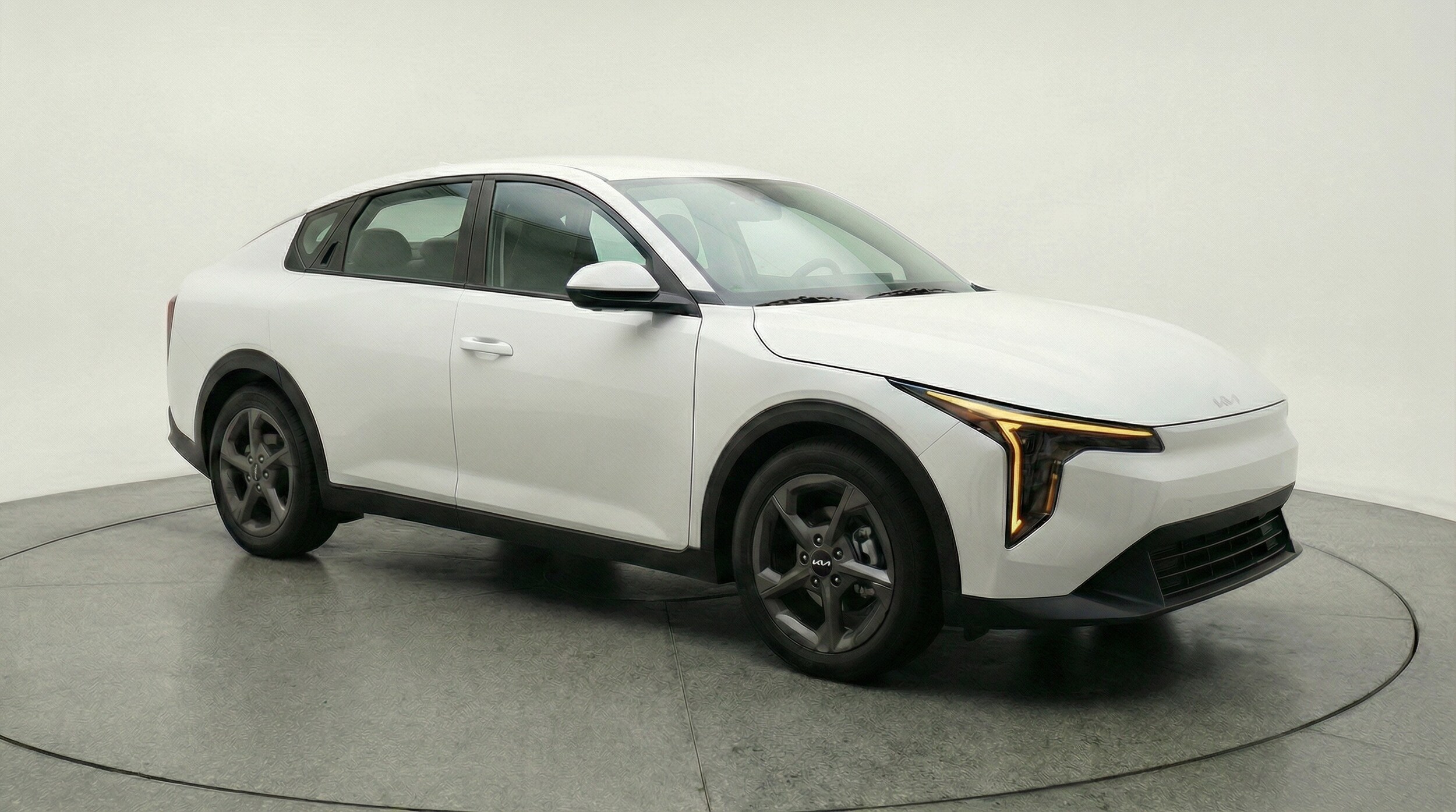 Thumbnail: 2025 Kia K4 - 1