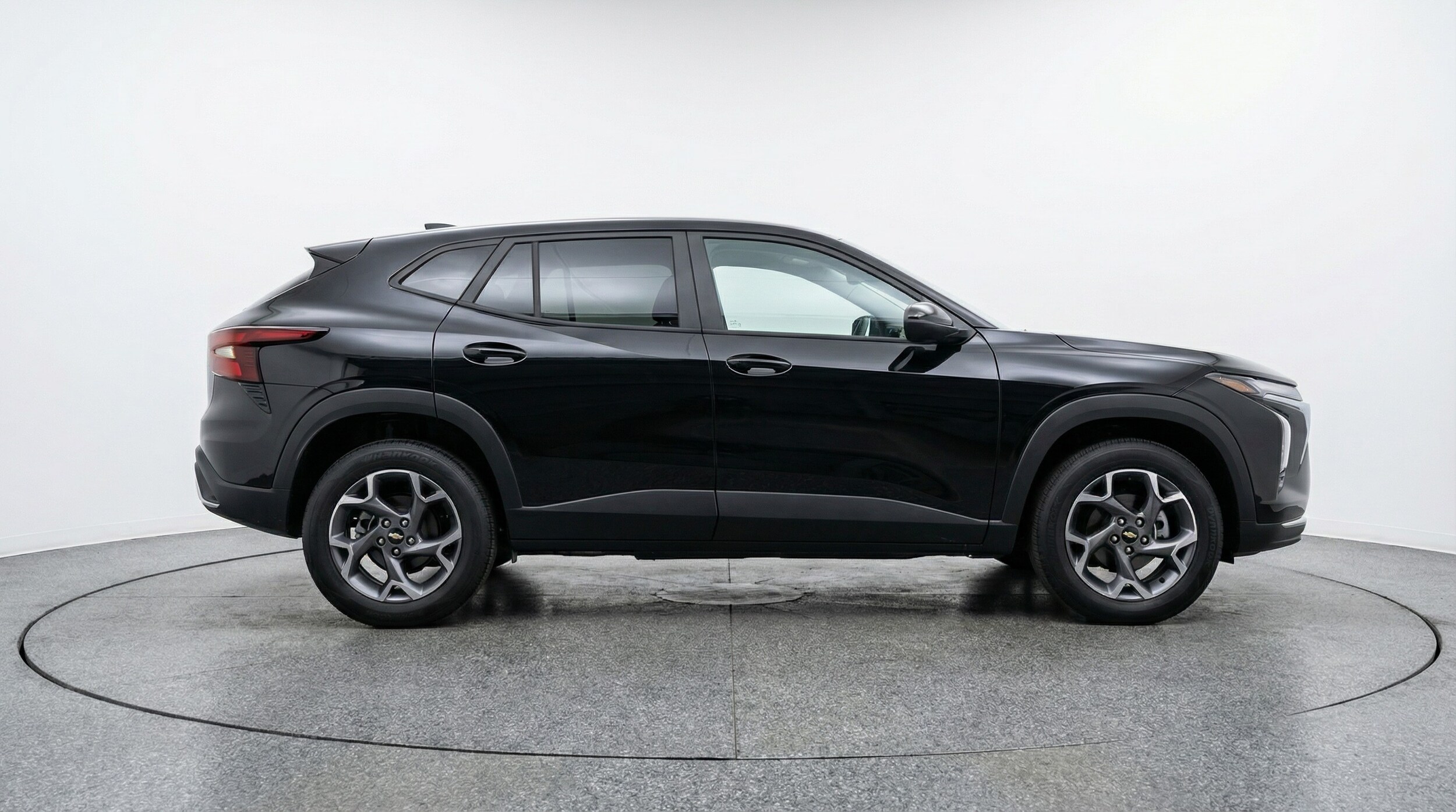 Thumbnail: 2025 Chevrolet Trax - 8