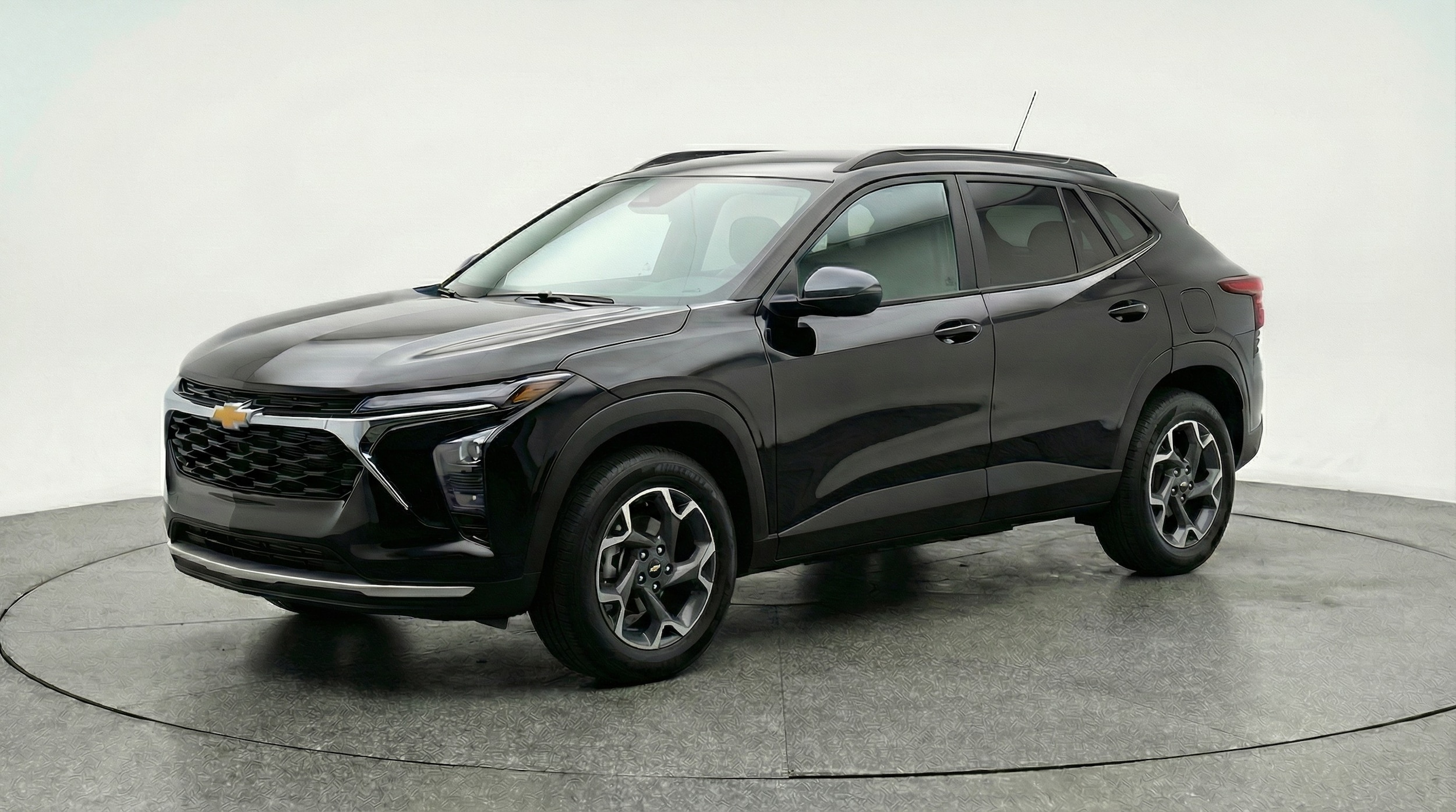 Thumbnail: 2025 Chevrolet Trax - 3