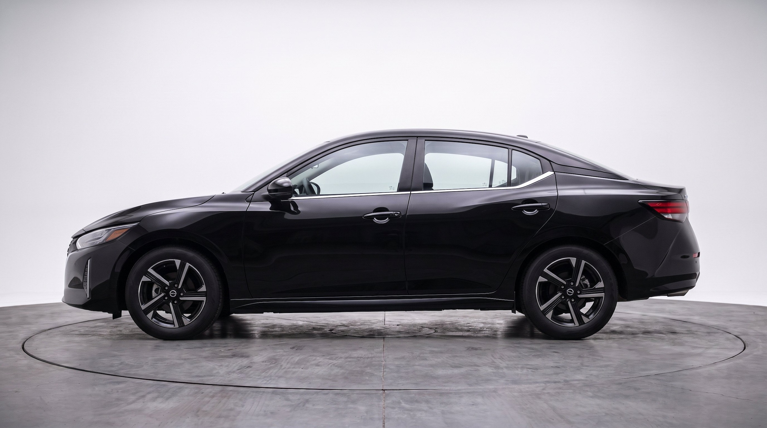 Thumbnail: 2025 Nissan Sentra - 5