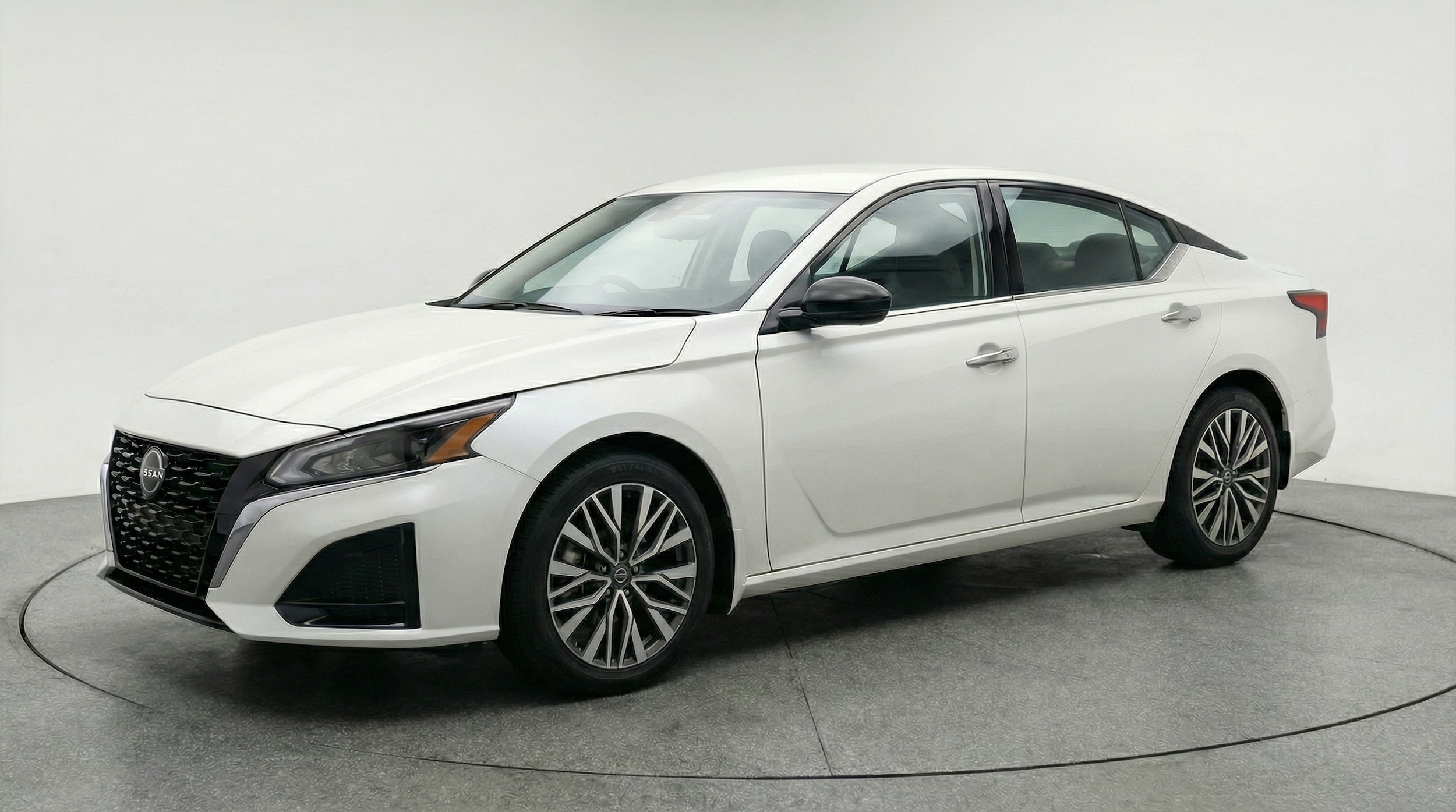 Thumbnail: 2025 Nissan Altima - 3