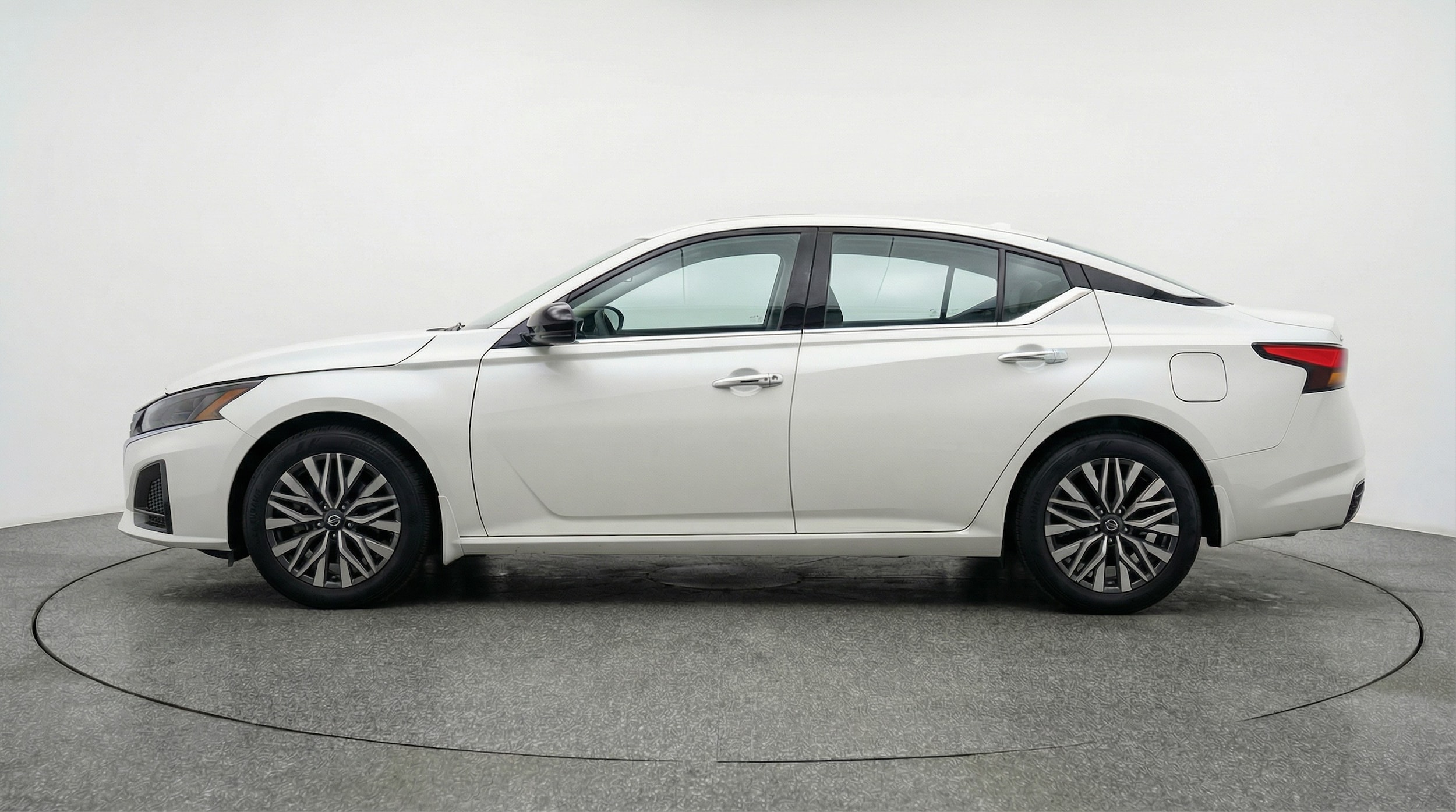 Thumbnail: 2025 Nissan Altima - 4