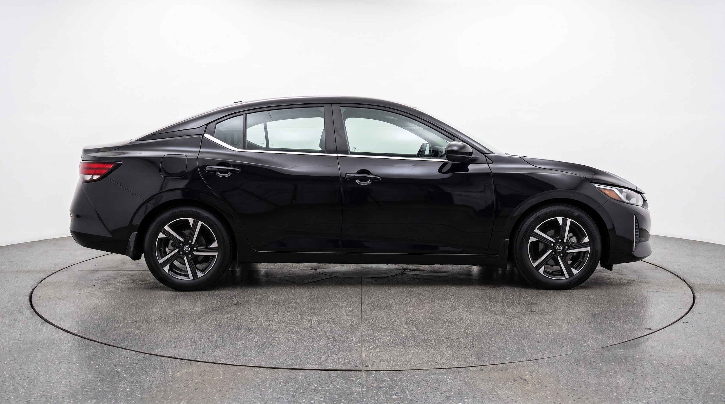 Thumbnail: 2025 Nissan Sentra - 10