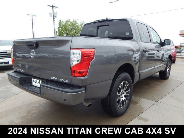 2024 Nissan Titan SV Crew Cab photo 3