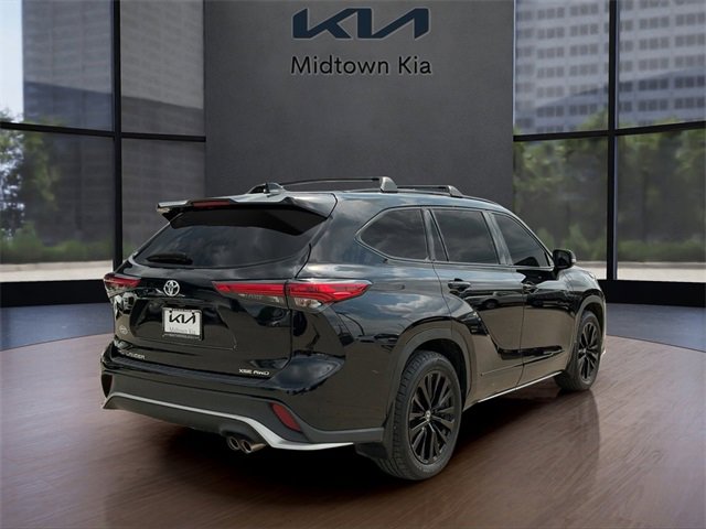 2023 Toyota Highlander L photo 3