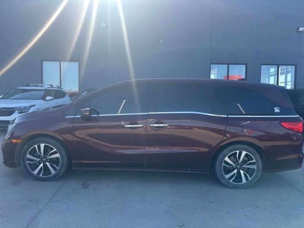 Used 2019 Honda Odyssey Elite Mini-Van