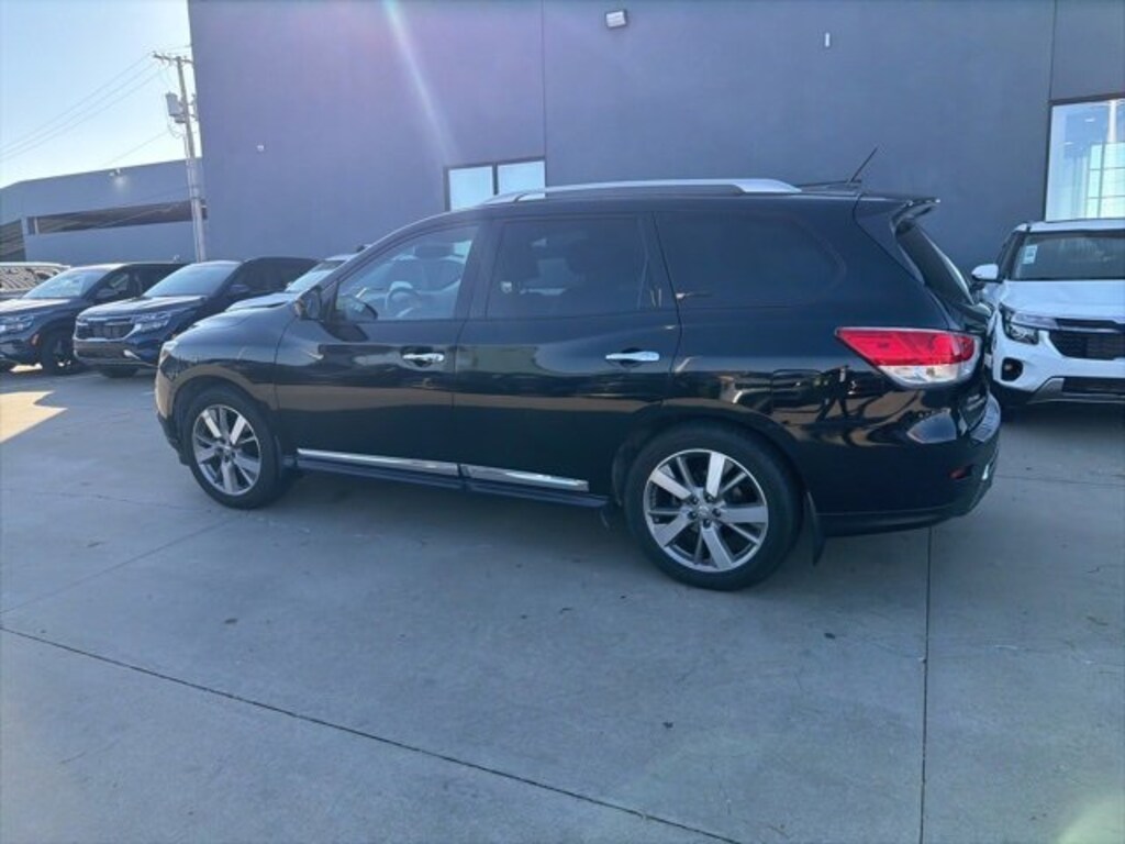 Used 2015 Nissan Pathfinder Platinum Sport Utility