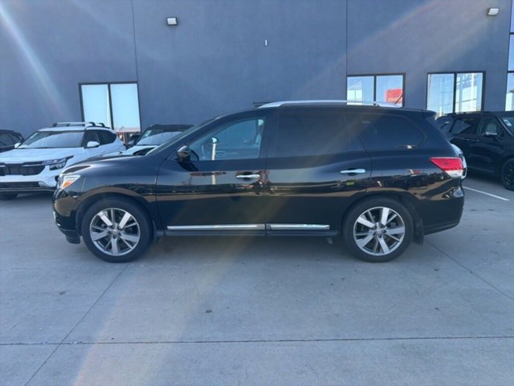 Used 2015 Nissan Pathfinder Platinum Sport Utility