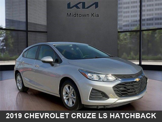 2019 Chevrolet Cruze LS's photo