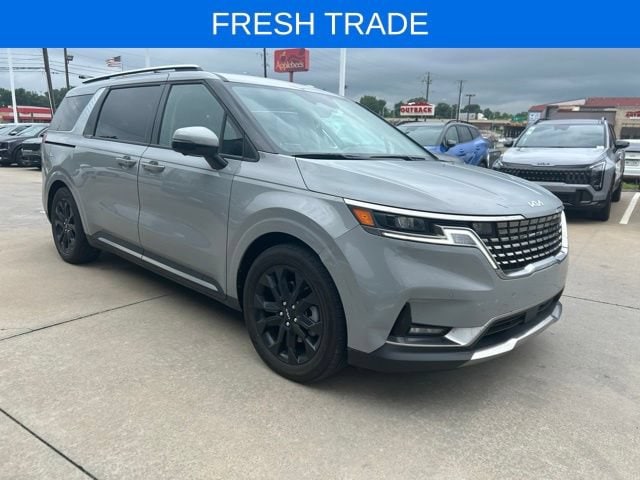 2024 Kia Sedona SX's photo