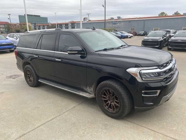 2022 Ford Expedition Limited's photo