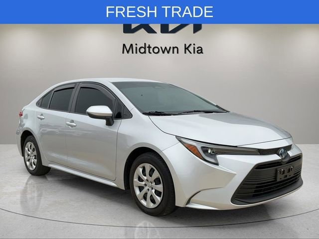 2024 Toyota Corolla LE Hybrid CVT's photo