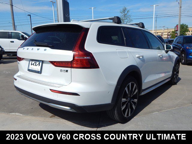 2023 Volvo V60 Cross Country Ultimate photo 3