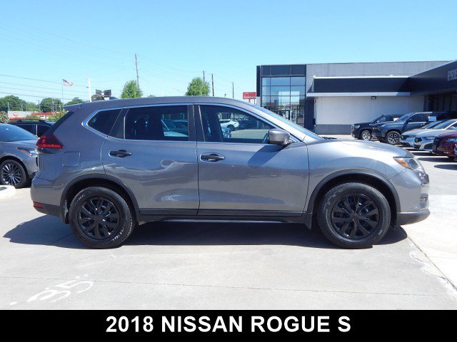 Used 2018 Nissan Rogue S with VIN 5N1AT2MT5JC828911 for sale in Tulsa, OK