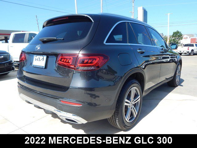 2022 Mercedes Benz GLC 300 photo 2
