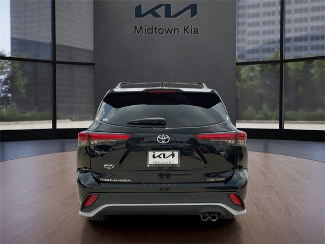 2023 Toyota Highlander L photo 4