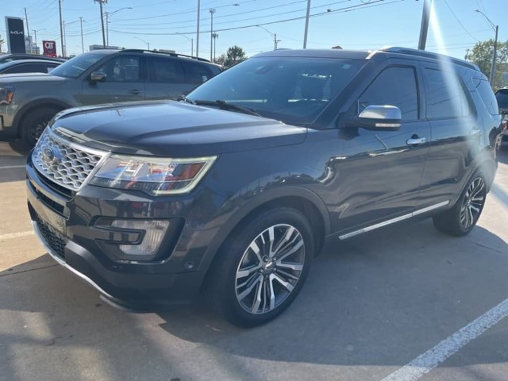 Used 2017 Ford Explorer Platinum Sport Utility