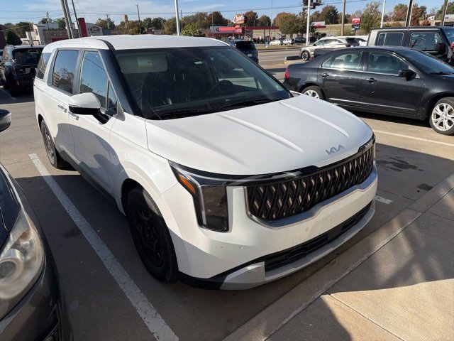 2025 Kia Carnival LXS photo 3