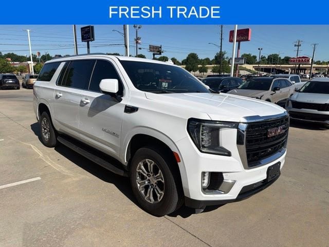 2022 GMC Yukon 4WD SLE's photo