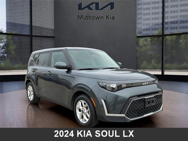 2024 Kia Soul LX's photo