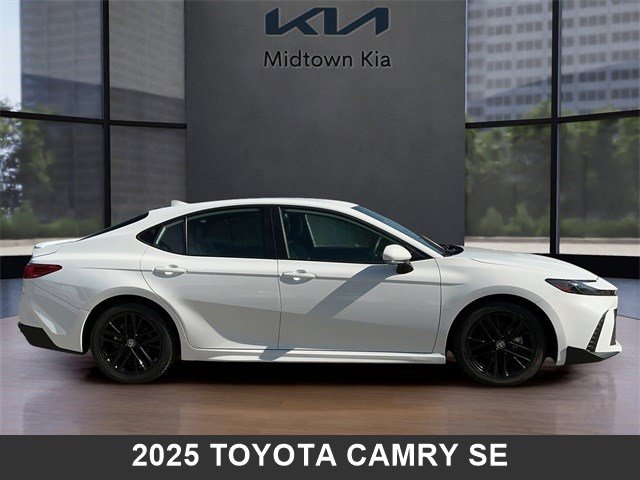 2025 Toyota Camry SE photo 2