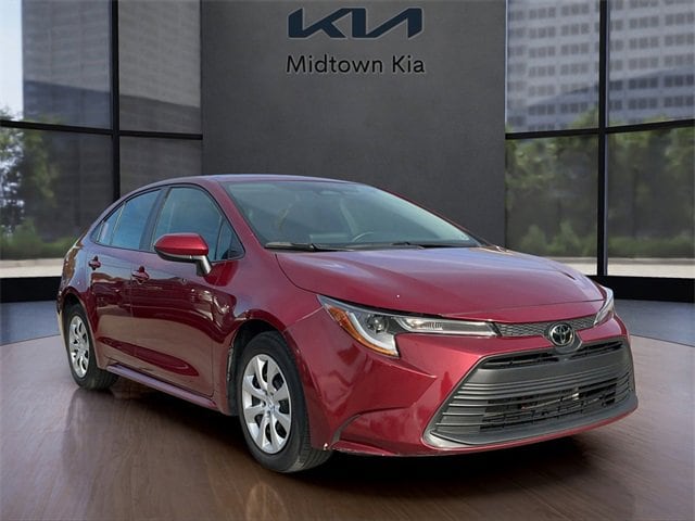 2024 Toyota Corolla LE's photo