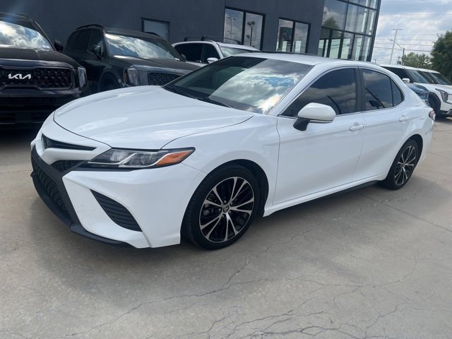 Used 2020 Toyota Camry SE with VIN 4T1M11AKXLU500602 for sale in Tulsa, OK