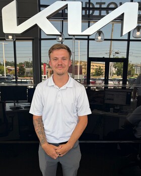Staff member Anthony Hopkins from ID_8fce95b37d46