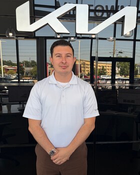 Staff member Chuck Johnson from ID_2929c52777d3
