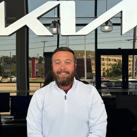 Staff member Derek Pressler from ID_2929c52777d3