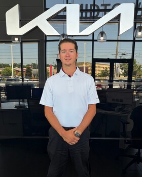 Staff member Everett Marshall from ID_8fce95b37d46