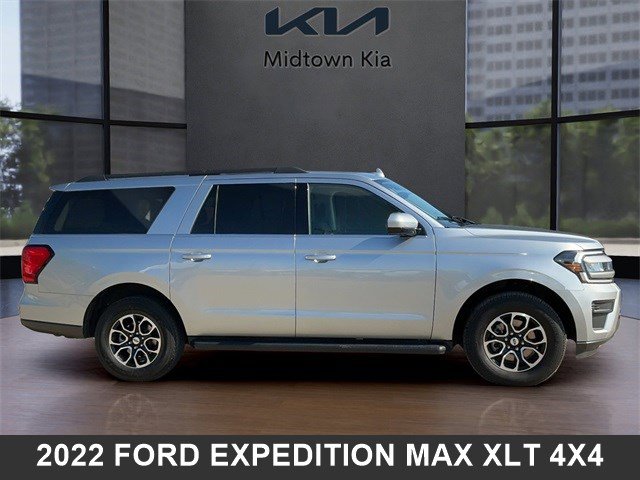 2022 Ford Expedition MAX XLT photo 2