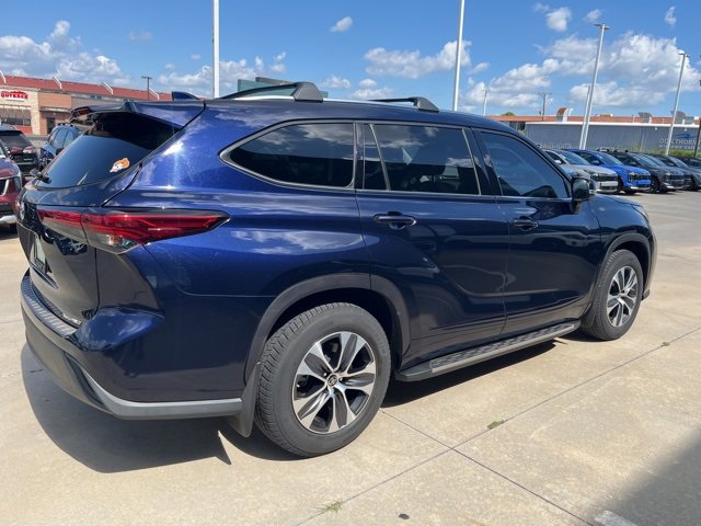 2021 Toyota Highlander XLE Sport photo 4