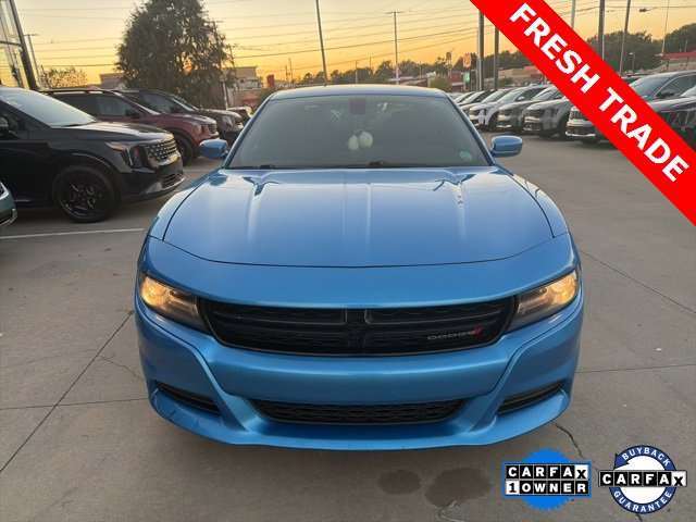 2019 Dodge Charger SXT photo 3