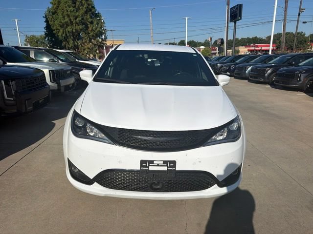2C4RC1FG8KR540195