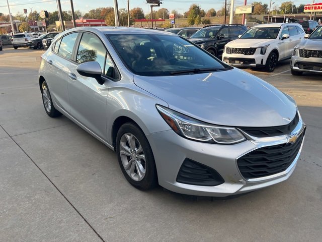 2019 Chevrolet Cruze LS photo 3