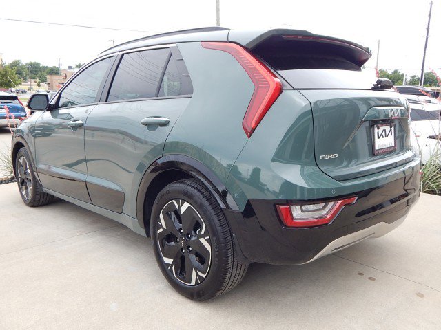 Used 2024 Kia Niro Wave with VIN KNDCT3L19R5082126 for sale in Tulsa, OK