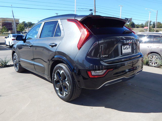 Used 2024 Kia Niro Wave with VIN KNDCT3L1XR5083592 for sale in Tulsa, OK